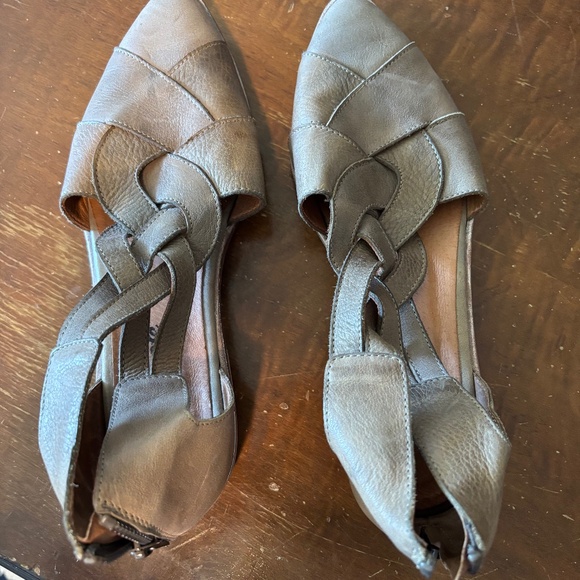 Free People Shoes - Free People Tan Leather Women's Shoe